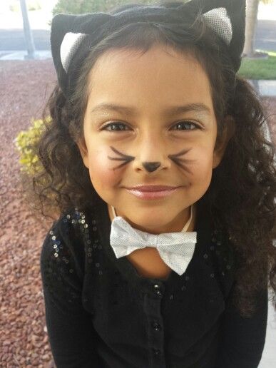 Easy Halloween make up for kids, kitty cat Kids Cat Costume Makeup, Cat Make Up Kid, Kids Kitty Cat Makeup, Kids Halloween Cat Makeup, Easy Cat Face Makeup, Kid Cat Makeup Halloween, Kitty Cat Makeup Kids, Cat Face Paint Easy For Kids, Kitty Cat Face Paint Easy