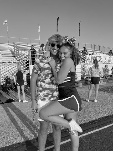 Cheerleader And Bf Pics, Cheer Girlfriend And Football Boyfriend, Cheerleader Girlfriend Aesthetic, Cheer Couple Pictures, Cheer Girlfriend, Cheer And Football Couples, Football Pictures With Girlfriend, Cheer Boyfriend, Football Couple Pictures