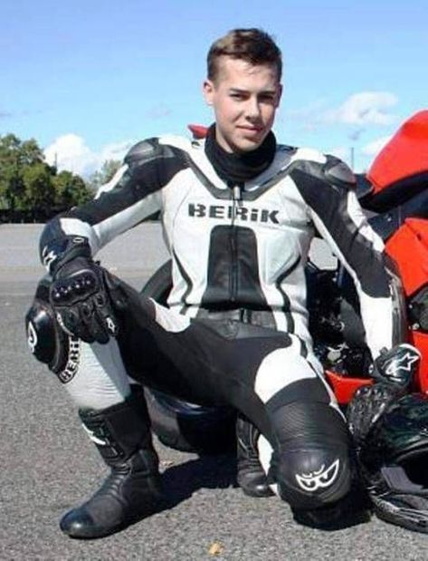 Motorcycle Suits Men, Bike Suit, Motorcycle Race Suit, Hot Biker Guys, Motorbike Leathers, Bike Leathers, Biker Gear, Motorcycle Suit, Motorcycle Men