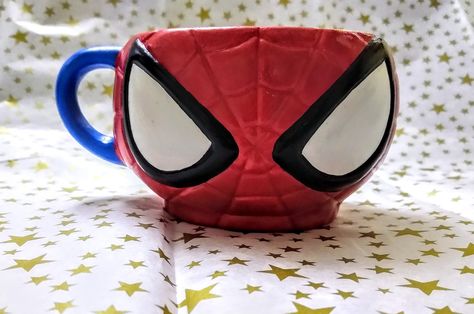 Spiderman Ashtray, Spiderman Ceramics, Spiderman Clay Art, Spiderman Mug, Clay Mask Art, Ton Diy, Marvel Mug, Spiderman Theme, Clay Cup