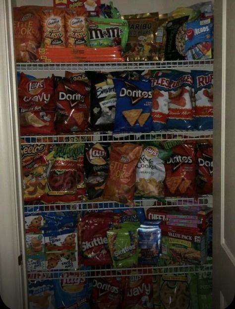 Sleepover Snacks, Snack Station, Food And Snacks, Snack Shack, Snack Organizer, Sleepover Food, Junk Food Snacks, Snack Foods, Food Snacks