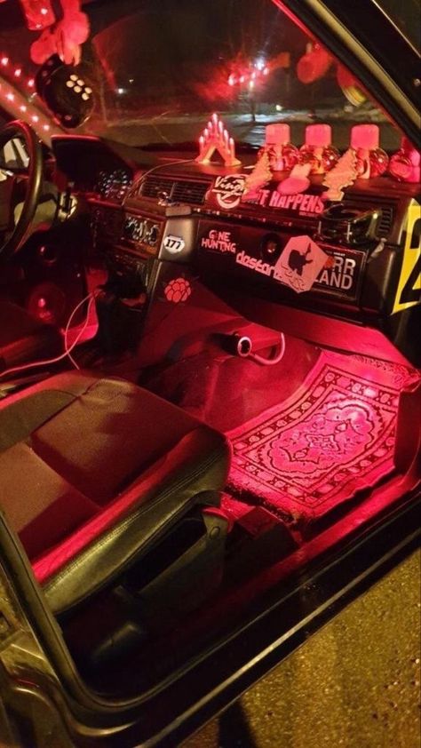 Trippy Car Interior, Car Decor Aesthetic Grunge, Old Car Interior Aesthetic, Cool Interior Car Ideas, Punk Car Decor, Vintage Car Decorations Interior, Pimped Out Car Interior, Black Car Interior Aesthetic, Interior Car Mods