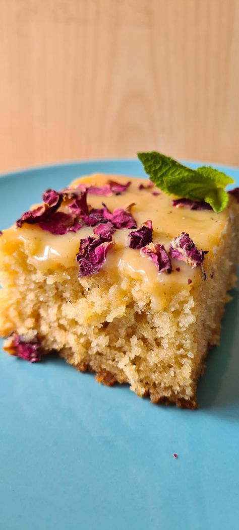 White Chocolate, Rose And Cardamom Cake – nikibakes Cardamom Rose Cake, Cardamom Cake, Chocolate Roses, Dried Rose Petals, Rose Cake, Baking Tins, Fresh Mint, Cake Batter, Almond Milk