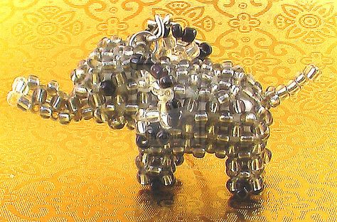 Beaded elephant by Craftcove.deviantart.com on @deviantART Gecko Pattern, Beaded Elephant, 3d Elephant, Nice Patterns, Beaded Diy, Tiny Animals, Beaded Patterns, Beaded Dragonfly, Beading Tools