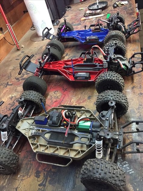 Traxxas Slash 2wd, Rc Cars Traxxas, Traxxas Slash 4x4, Traxxas Slash, Rc Drift Cars, Rc Drift, Rc Autos, Rc Trucks, Track Car