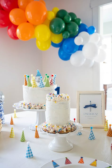 Primary Color 1st Birthday Party, Balloon Themed First Birthday, Original Birthday Party Ideas, No Theme Birthday Party Boy, One Happy Boy Birthday Theme, Traditional First Birthday Party, Simple 1st Birthday Ideas, Boys Birthday Party Theme, Colorful 1st Birthday Boy