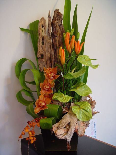 Protea Centerpiece, Arrangement Of Flowers, Tropical Floral Arrangements, Tropical Flower Arrangements, Orange Orchid, Corporate Flowers, Ikebana Flower Arrangement, Church Flower Arrangements, Creative Flower Arrangements