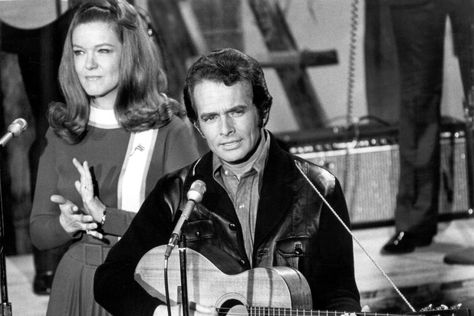 Michael Ochs Archives/Getty Images For examples of how Bonnie Owens shaped not just the Bakersfield Sound but country music as a whole, look no further than the positive impact she had on the songs, recordings and stage performances of Merle Haggard. Throughout her marriage to Haggard (1965-1978), Owens jotted down --and helped smooth out-- early drafts for an untold […] The post Bonnie Owens Fine-Tuned Merle Haggard's Quintessential Sound Beyond the Stage and Studio appeared first on Merle Haggard Songs, Mama Tried, The Band Perry, Country Fan, San Quentin, Country Musicians, Entertainer Of The Year, Merle Haggard, George Jones