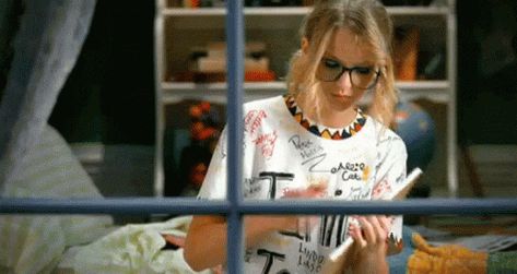 Taylor Swift Gif, Queer Cinema, Daryl And Carol, Taylor Swift Images, Yellow Jumpsuit, Taylor Swift Cute, Taylor Swift Fearless, What Women Want, You Belong With Me