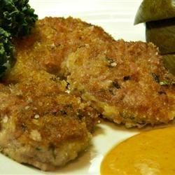 Serve quick, easy breaded pork tenderloin cutlets with Mustard Pork Garnish, a combination of apple cider vinegar, yellow mustard, and a kick from cayenne pepper. Pork Tenderloin Cutlets, Oven Fried Pork Chops, Breaded Pork Tenderloin, Fried Pork Tenderloin, Pork Meals, Main Recipes, Pork Entrees, Pork Tenderloin Recipe, Recipes Pork