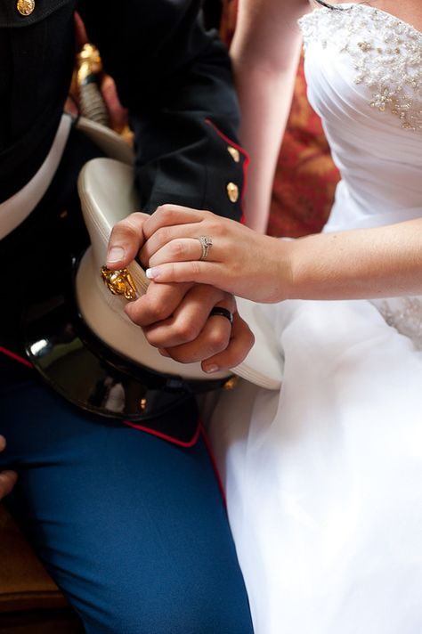 a-marine-stole-my-heart: absolutley adore<3 Military Couple Photography, Usmc Wedding, Marine Corps Wedding, Military Engagement Photos, Army Wedding, Marine Wedding, Military Couples, Military Wedding, Noah Urrea