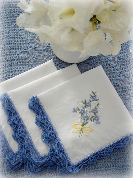 Handkerchief Crafts, Embroidered Hankies, Ladies Handkerchiefs, Crochet Lace Edging, Crochet Lace Trim, Crochet Borders, Vintage Handkerchiefs, Linens And Lace, 자수 디자인