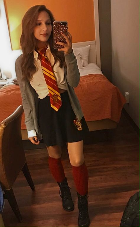 Sultry Gryffindor outfit Hermoine Costume Adult, Harry Potter Diy Outfit, Diy Gryffindor Costume, Harry Potter Female Costumes, Woman Harry Potter Costume, Ravenclaw Costume Women, Womens Harry Potter Costume, Harry Potter Customes Halloween, Gryffindor Costume Women