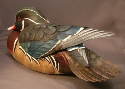 Decoy Carving Ducks, Waterfowl Art, Deer Antler Crafts, Wood Feather, Decoy Carving, Fire Painting, Duck Art, Wood Duck, Bird Carving