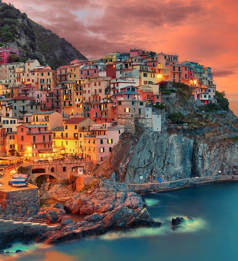 Cinco Terre Italy, Pueblos Aesthetic, Italia Aesthetic, Manarola Italy, Romantic Holiday, Italy Aesthetic, Romantic Destinations, Voyage Europe, Destination Voyage