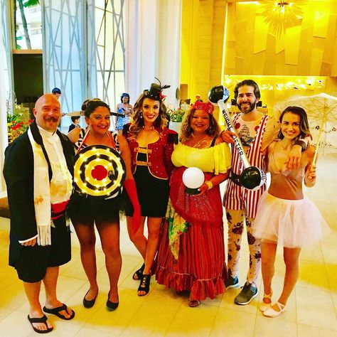 Circus group Halloween costume Circus Group Halloween Costumes, Circus Group Costume, Circus Costume Ideas Women, Circus Theme Costume, Circus Theme Party Outfits, Circus Inspired Outfit, Circus Halloween Costumes, Seussical Costumes, Halloween Costum