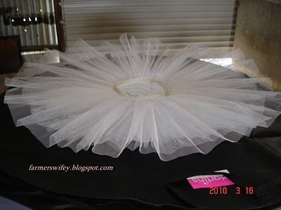 How To Pancakes, Tutu Pattern, Ballet Attire, Tutu En Tulle, Tulle Skirt Tutorial, Diy Tutus, Pancake Tutu, Tutu Tutorial, No Sew Tutu