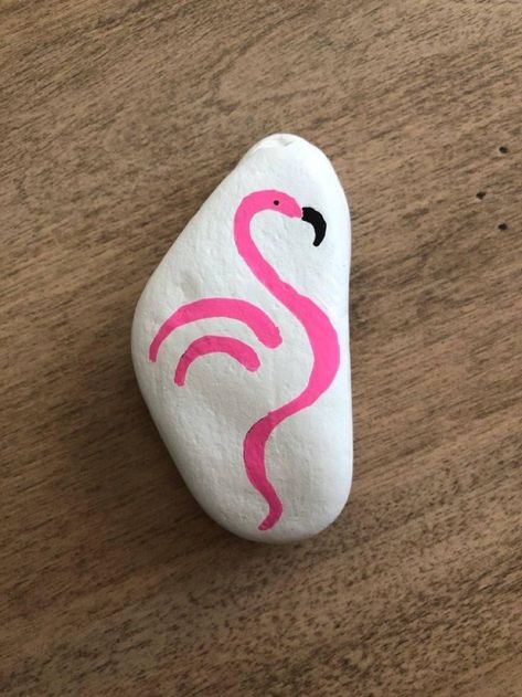 Easy Painting Rocks, Things To Paint On Rocks Aesthetic, Seashell Painting Ideas Easy, Summer Rock Painting Ideas, Rock Painting Ideas Aesthetic, Aesthetic Rock Painting Ideas, Cute Rock Painting Ideas, Painting Ideas 2023, Beautiful Acrylic Painting