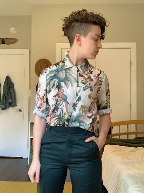 Lesbian Button Up Outfits, Nonbinary Wedding Outfit, Masc Lesbian Outfits, Nonbinary Wedding, Lesbian Wedding Outfits, Masc Lesbian, Wedding Guest Suits, Gender Neutral Fashion, Lesbian Outfits