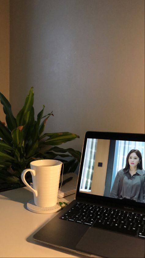 Watch Drama On Laptop Aesthetic, Watching Phone Aesthetic, Watching Drama Aesthetic, Watching Series Aesthetic Laptop, Kdrama Watching Laptop, Kdrama Aesthetics Laptop, Watching Kdrama In Laptop Aesthetic, Watching Kdrama Aesthetic, Watching Drama On Laptop