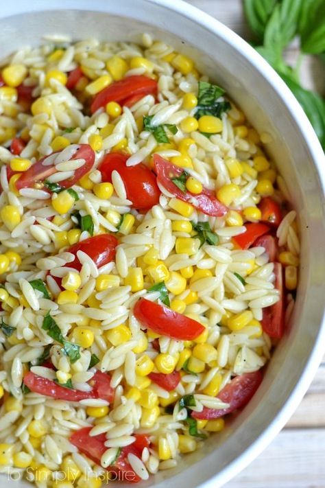 This Roasted Corn Orzo Pasta Salad has loads of delicious flavors from simply adding fresh basil and garlic along with a fabulous light sauce. Always a hit at any get-together. Corn Orzo, Orzo Pasta Salad Recipe, Pasta And Vegetables, Orzo Pasta Salad, Orzo Recipes, Best Pasta Salad, Orzo Salad, Orzo Pasta, Roasted Corn