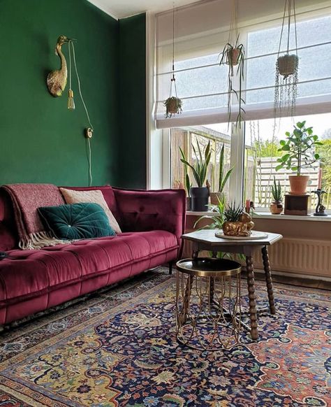 Maroon Couch Living Room Ideas, Burgundy Couch Living Room, Plum Living Room, Maroon Living Room, Burgundy Couch, Grey And Brown Living Room, Bold Interior, Studio Vibes, Teal Interiors