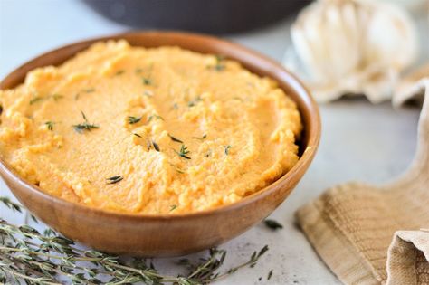 Pumpkin Mash, Healthy Pizza Recipes, Autumn Side Dishes, Low Carb Sides, Healthy Pizza, Garlic Mashed, Mashed Cauliflower, Easy Fall, Meatless Meals