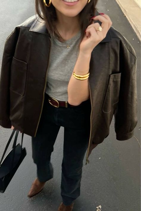 Brown Faux Leather Jacket Outfit, Leather Brown Jacket Outfit, August Outfits, Chique Outfit, Outfit Chic, Leather Jacket Outfits, Outfit Trends, Mode Inspo, 가을 패션