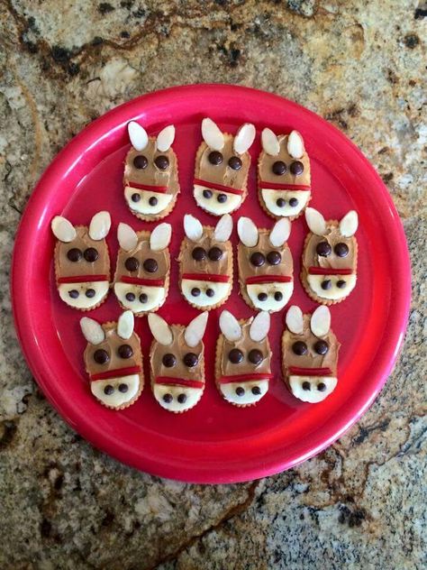 Shrek Activities, Bible School Snacks, Sunday School Snacks, Triumphal Entry, Wonkey Donkey, Palm Sunday Crafts, Food Art For Kids, Preschool Snacks, Bible School Crafts