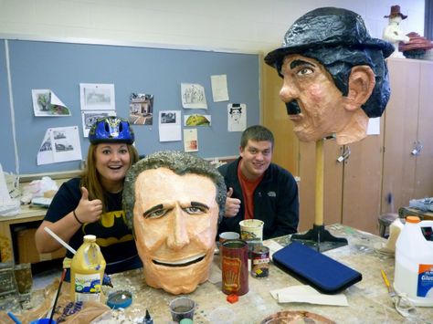 The Big Head Project | Great idea for high school students and home coming themes. Sculpture High School, Paper Mache Head, 3d Art Projects, High School Art Lessons, Wheeling Wv, High School Art Projects, 8th Grade Art, Sculpture Lessons, Middle School Art Projects