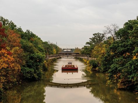 A Brief History of the Erie Canal | History| Smithsonian Magazine Concrete Bathtub, Bedford Falls, Erie Canal, Bike Route, Lake Champlain, Castle Hotel, Hudson River, Gulf Of Mexico, New York State