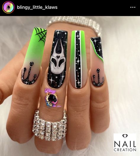 Uñas Scary Movie, Business Nails, Spooky Nails, Complex Design, Nails Inspired, Halloween Acrylic Nails, 2023 Halloween, Super Cute Nails, Nail Drawing