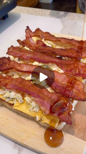 352K views · 31K likes | MASSIVE CRAVINGS. on Instagram: "FRENCH TOAST BREAKFAST SANDWICH ROLLS🥪 #massivecravings 🎥:@GRUBSPOT" Hotel Room Breakfast Ideas, Toast Recipe Breakfast, Dinner Specials, Sandwich Rolls, Vacation Food, Easy Cheap Dinners, Brunch Eggs, Instagram Recipes, French Toast Breakfast