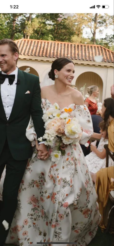 monique lhuillier tuileries Wedding Dress Monique Lhuillier, Monique Lhuillier Lace Wedding Dress, Monique Lhuillier Bridal Lace, Monique Lhuillier Bridal Floral, Monique Lhuillier Magnificent, Celebrity Wedding Dresses, Modern Muse, Sophia Bush, Floral Wedding Dress