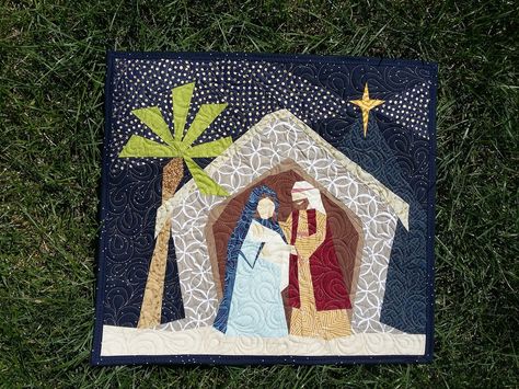 That's Sew Julie: Nativity Mini Quilt Finish Fabric Nativity Pattern, Nativity Quilt Wall Hanging, Nativity Wall Hanging, Joy Quilted Wall Hanging, Nativity Quilt Block, Nativity Quilt Patterns, Nativity Quilt, Manger Scenes, Quilt Texture