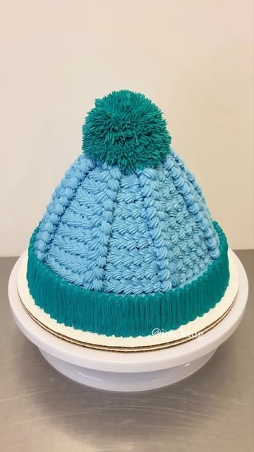 Sweater Cake, Whipped Cream Cakes, Cableknit Sweater, Hat Cake, Cake Buttercream, Winter Cake, Cream Cakes, Cake Day, Stocking Hat