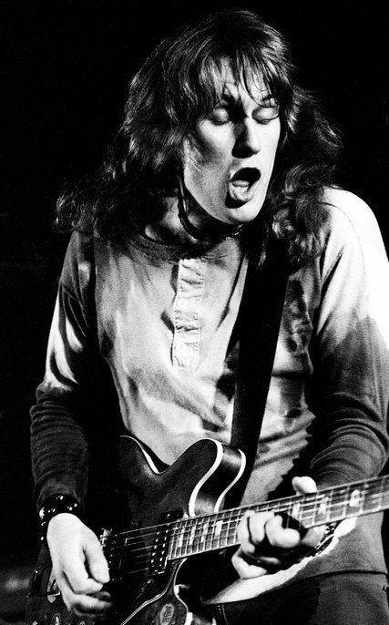 Alvin Lee, Guitarist of Ten Years After, Dies at 68 - The New York Times Alvin Lee, Rock Club, Rock Guitarist, Blues Musicians, Classic Rock And Roll, Blues Artists, Guitar Hero, Blues Music, Rock Legends