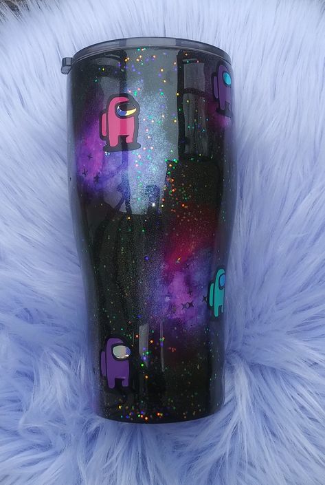 Galaxy Tumbler, Christmas Wine Glasses, Resin Tumblers, Glitter Crafts, Cup Ideas, Tumbler Ideas, Christmas Wine, Diy Tumblers, Among Us