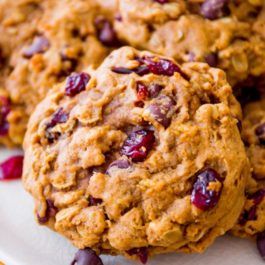 Canned Pumpkin Recipes, Baked Pumpkin Oatmeal, Oats Chocolate, Pumpkin Oatmeal Cookies, Sally's Baking, Cranberry Cookies, Pumpkin Oatmeal, Pumpkin Cookies, Pumpkin Dessert