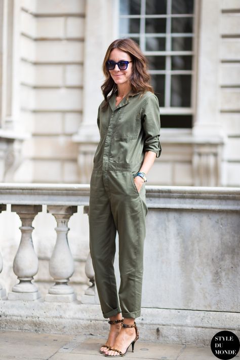 London FW SS15 Street Style: Alison Loehnis, Net-a-Porter president, after Marios Schwab fashion show. 16 Sep ’14 Alison Loehnis, Marios Schwab, Fem Fashion, Utility Jumpsuit, Jumpsuit Outfit, Spring Fashion Trends, Jumpsuit Fashion, Street Chic, Military Fashion