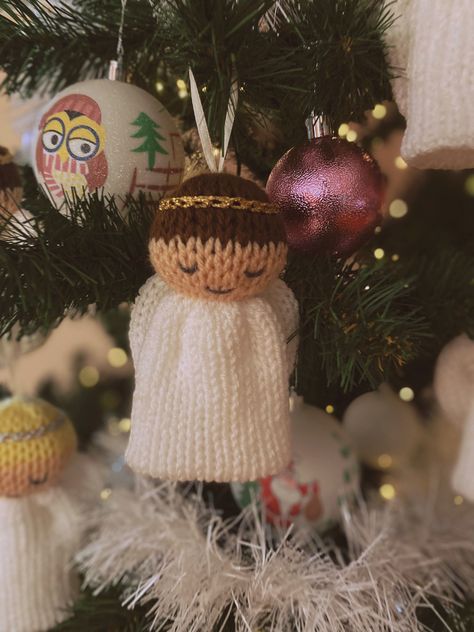 Knitted toys Crochet Christmas Angel, Christmas Angel Doll, Addi Knitting Machine, Circular Knitting Machine, Knitting Machine Patterns, Knitting Machine Projects, Machine Pattern, Christmas Knitting Patterns, Angel Doll