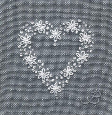 Embroidery Hearts, Crewel Embroidery Kits, Pola Sulam, Learn Embroidery, Simple Embroidery, 자수 디자인, Sewing Embroidery Designs, Silk Ribbon Embroidery, Crewel Embroidery