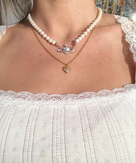 Vivienne Westwood Necklace Outfit, Vivienne Westwood Saturn, Vivian Westwood Necklace Nana, Vividness Westwood Necklace, Vivienne Westwood Pearl Necklace Aesthetic, Vivienne Westwood Ariella Necklace, Vivian’s Westwood Necklace, Vivienne Westwood Necklace, Westwood Necklace