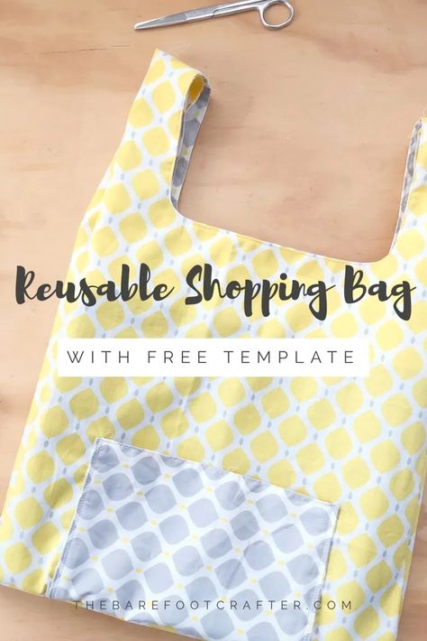 ... resusable shopping bag tutorial... - The Barefoot Crafter Shopping Bag Pattern, Fat Quarter Projects, Beginner Sewing Projects Easy, Leftover Fabric, Bags Tutorial, Sewing Projects For Beginners, Reusable Shopping Bags, Sewing Skills, Love Sewing