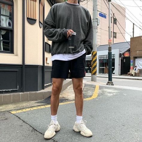 Sneakers Outfit Men, Boyfriend Outfit, Guy Fits, Mens Summer Outfits, Men Stylish Dress, Guys Clothing Styles, Boys Summer Outfits, Cool Outfits For Men, Versatile Outfits