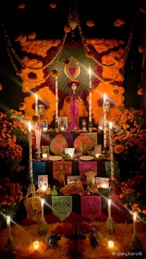 Dia De Los Muertos Party Ideas, Mexican Halloween, Dia De Los Muertos Decorations Ideas, Mexico Day Of The Dead, Holiday Wallpapers, Durga Picture, Day Of The Dead Party, Lantern Ideas, Home Altar