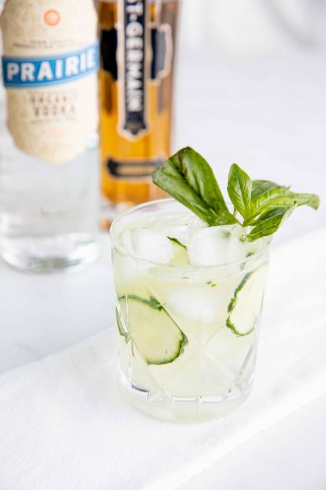 Cucumber Basil Smash, Culture Recipes, Cucumber Basil, Liquid Culture, Cucumber Cocktail, Basil Smash, Cocktail Party Drinks, Julep Recipe, Cucumber Vodka