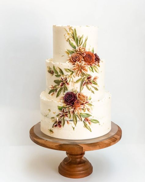 Fall Color Wedding Cakes, Wedding Cake Ideas Fall, Farm Wedding Cake Ideas, Country Wedding Cakes Rustic, Autumn Cake Ideas, Wedding Cake Sunflower, Fall Cake Designs, Wedding Cakes Fall, Wedding Cake Fall