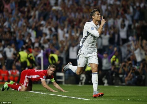 Cristiano Ronaldo Ronaldo Vs Bayern, Ronaldo Madrid, Ronaldo Free Kick, Cr7 Vs Messi, Ronaldo Photos, Ronaldo Pictures, Soccer Photography, Ronaldo Cristiano, Ronaldo Real Madrid