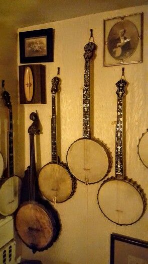 Classical Instruments Aesthetic, Indian Instruments Aesthetic, Cottagecore Instruments, Banjo Aesthetic, Bluegrass Aesthetic, Music Instruments Aesthetic Vintage, Woodwind Instruments Aesthetic, Saint Philomena, Banjo Music